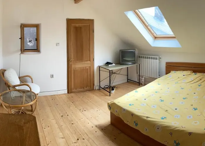 Rustic Room Next To Beach