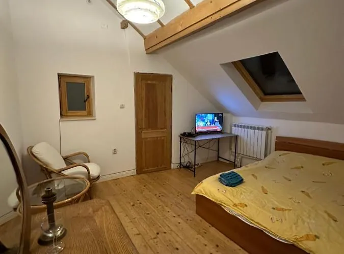 Rustic Room Next To Beach